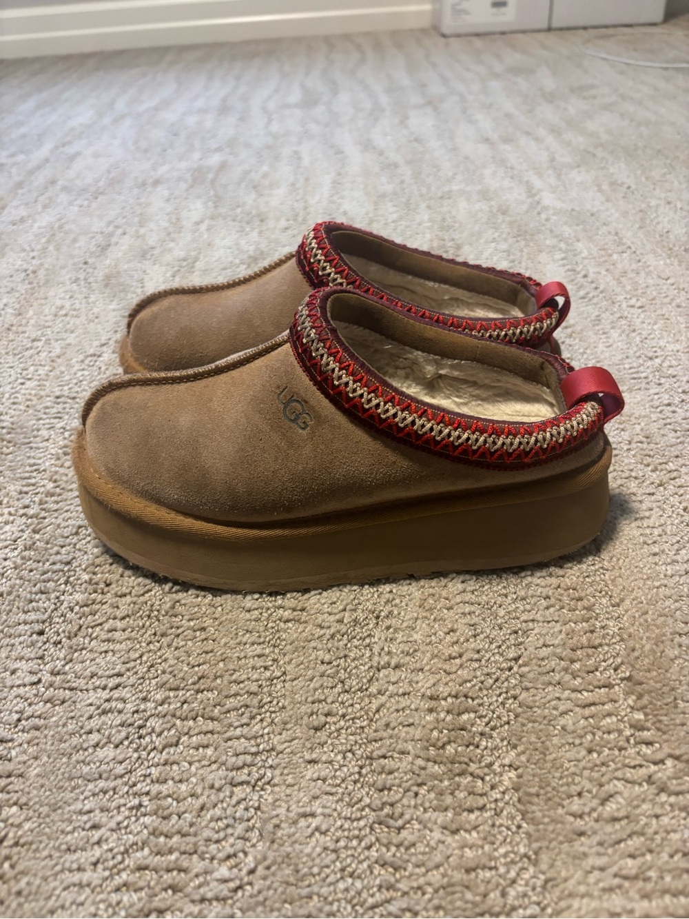 UGG Women’s Chestnut Tazz II Red Braided Trim